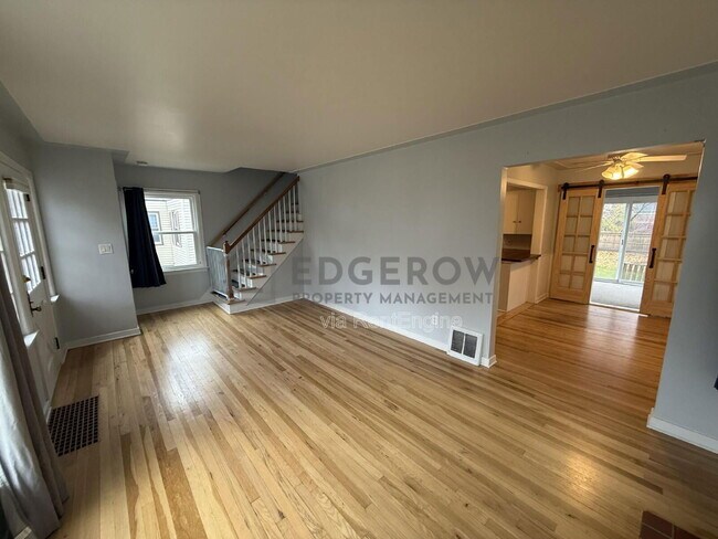 Building Photo - 844 Reynard St SE