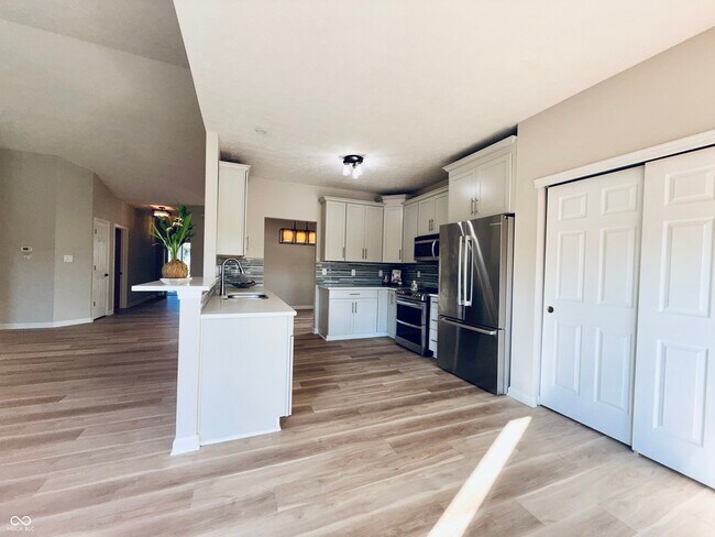 Building Photo - 13926 Forum Meadows Dr