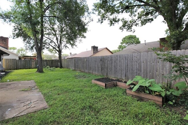 Building Photo - 15610 Stoney Fork Dr