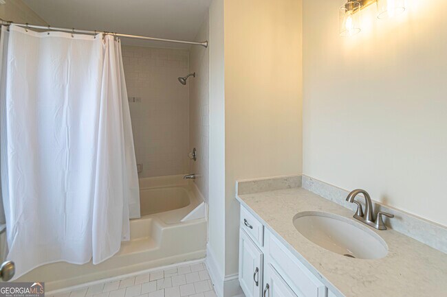 Building Photo - 815 Edgewood Ave NE