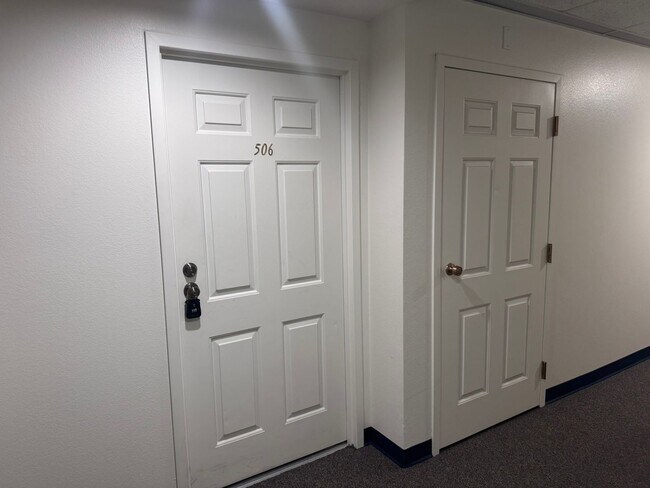 Building Photo - Horizon Towers 2Bed 2Bath Condo!!!