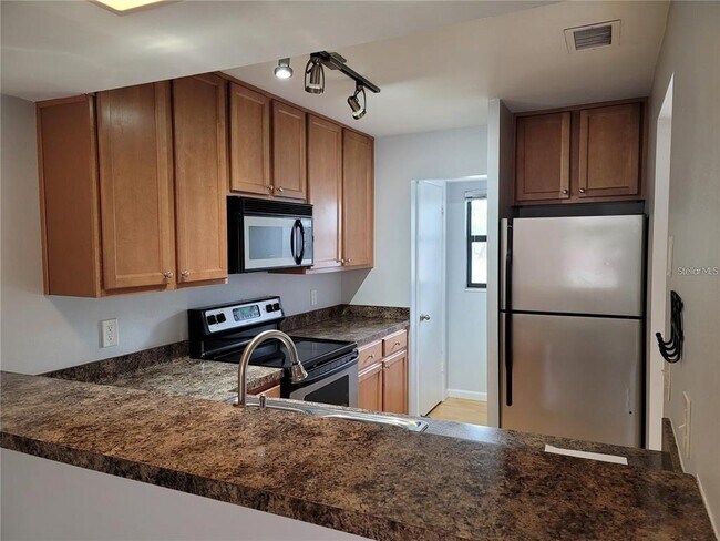 Building Photo - 2822 Plaza Terrace Dr