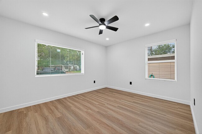 Building Photo - 7131 Mobud Dr