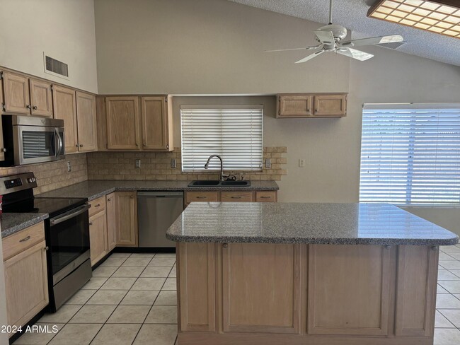 Building Photo - 15243 N 61st Dr