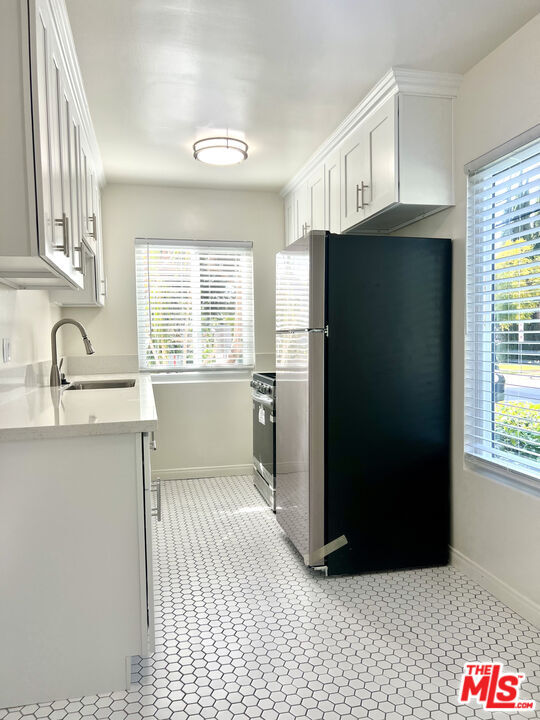 Building Photo - 1872 Alexandria Ave