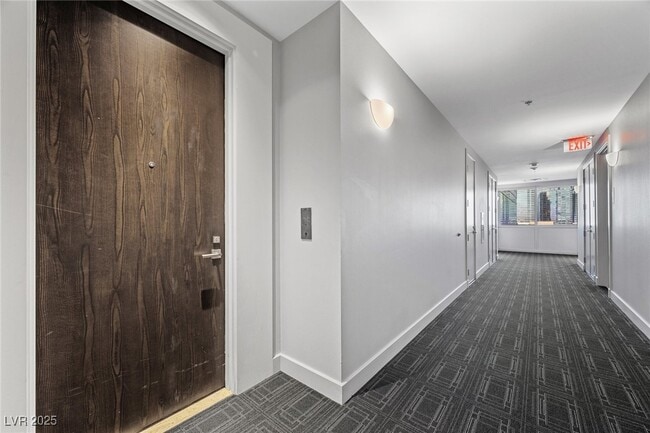 Building Photo - 4471 Dean Martin Dr