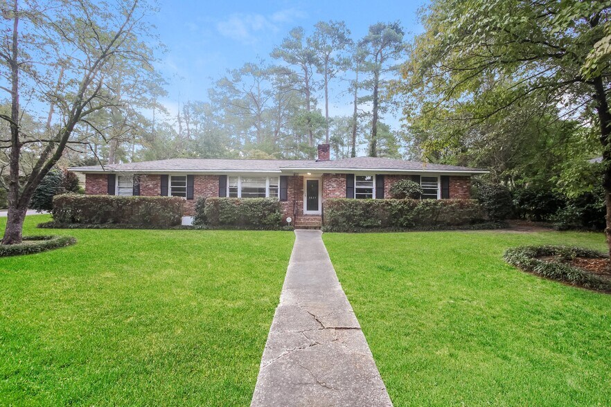 Building Photo - 6824 Eastbrook Rd