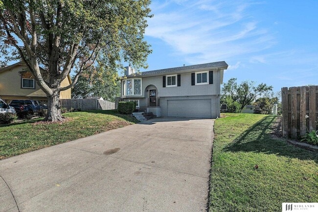 Primary Photo - 3105 Mirror Cir