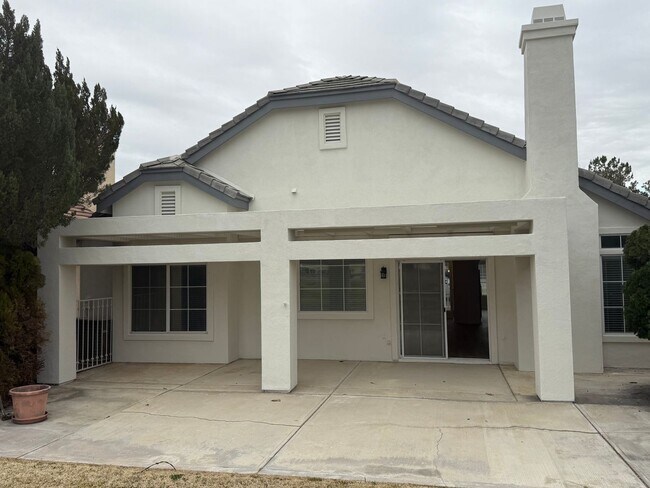 Building Photo - Wyndham Rose in AV, 2 Bedrooms,2 Bathrooms + Den, Gated Community,