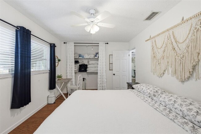 Building Photo - 2039 Pine Ridge Dr