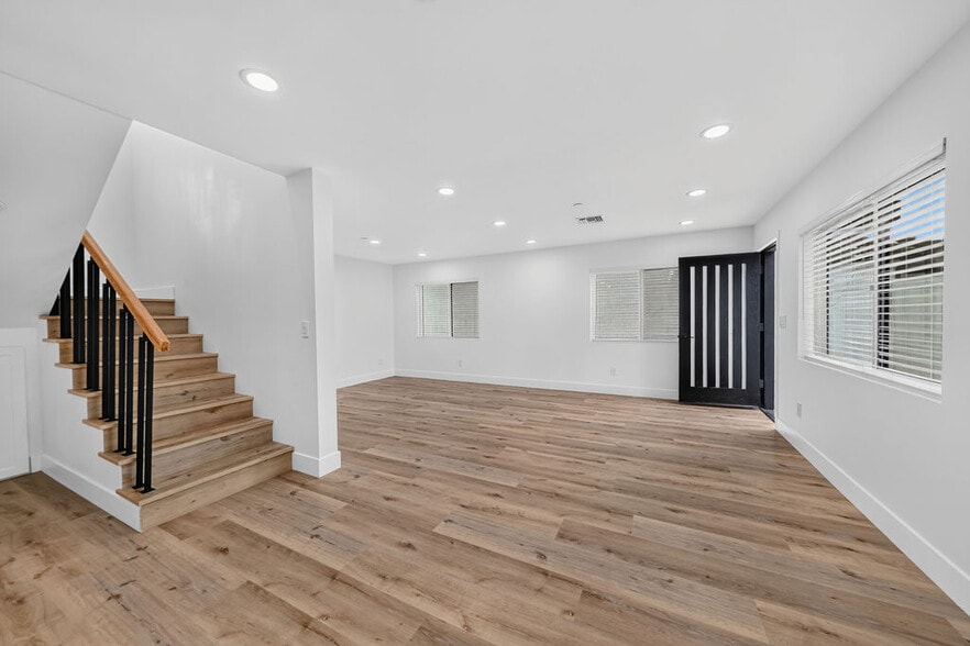 Building Photo - 9614 Bartee Ave