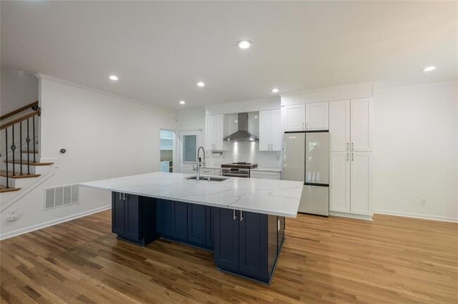 Building Photo - 1018 Berne St SE