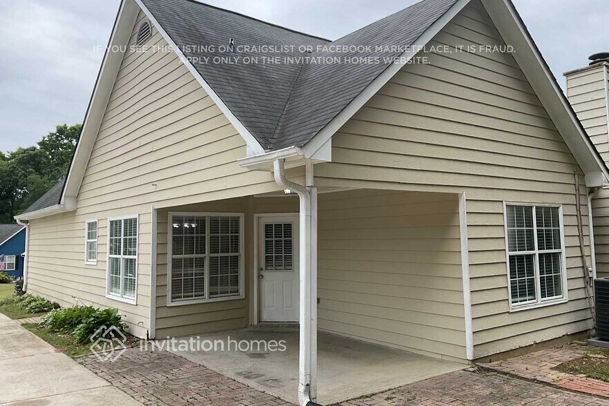 Building Photo - 3990 Piper Glen Dr NE