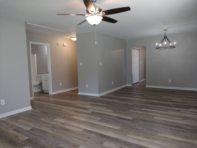 $200 Off Your First Full Month’s Rent! Mo... - $200 Off Your First Full Month’s Rent!  Mo...