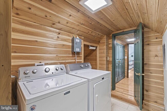 Building Photo - 12780 Chatter Brook Dr