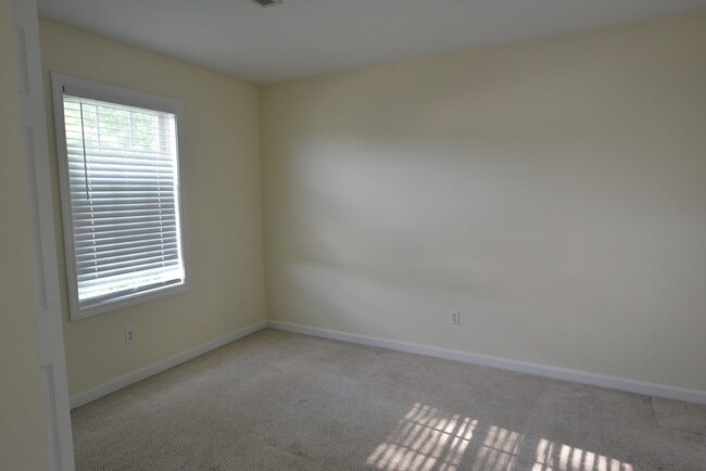 Building Photo - 24 Ptarmigan Dr