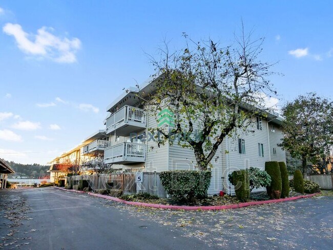 Building Photo - 5021 Ripley Ln N