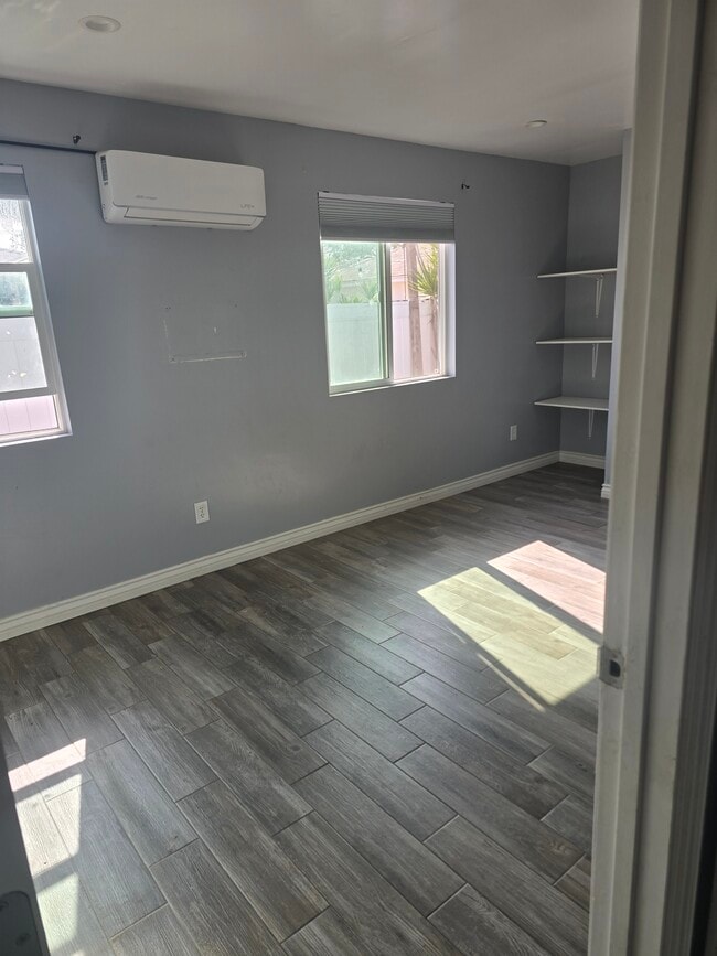 Building Photo - 505 Harding Ave