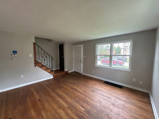 Building Photo - 1310 Chardon Ct