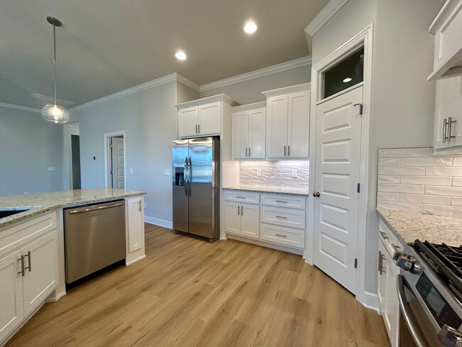 Building Photo - Beautiful Home in Pea Ridge, 3 Car Garage ...