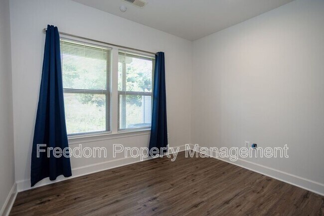 Building Photo - 9882 Hopkins Lp