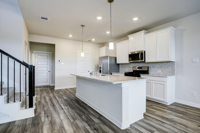 Building Photo - 629 Seabreeze Dr