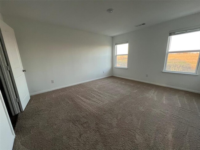 Building Photo - 509 Riverdale Dr