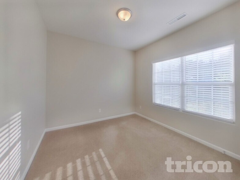 Building Photo - 7319 Amberly Hills Rd