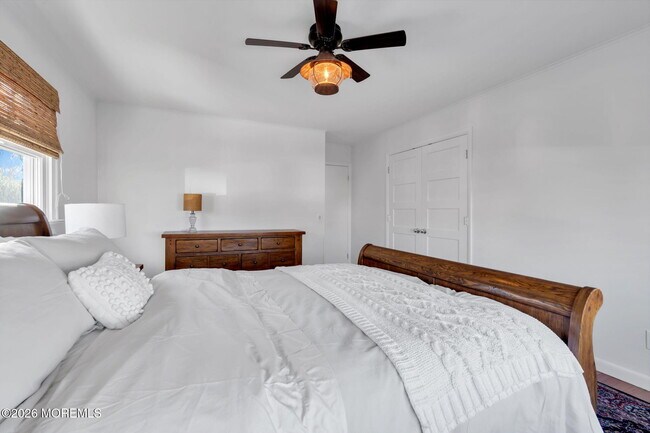 Building Photo - 723 Pitney Dr