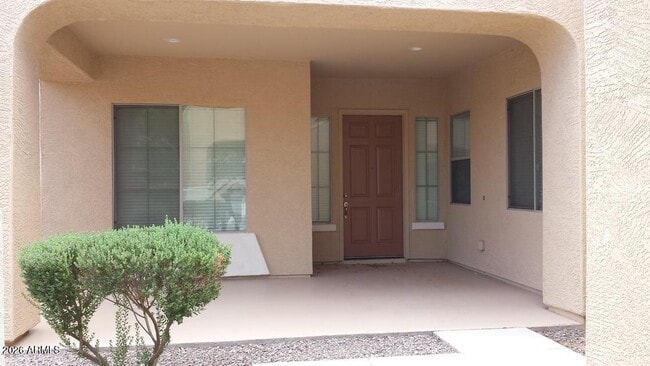 Building Photo - 2417 E Iris Dr
