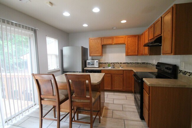 Building Photo - 7309 Sun Dance Dr