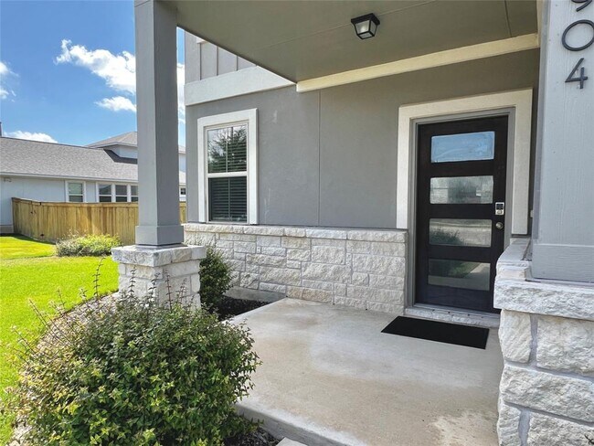 Building Photo - 2904 Sage Ranch Dr