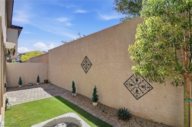 Building Photo - 305 Quail Dove Ave