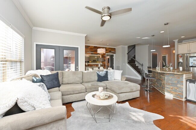 Building Photo - Resort Living at its finest in Foxland Harbor, Gallatin's premier golf and lake community!