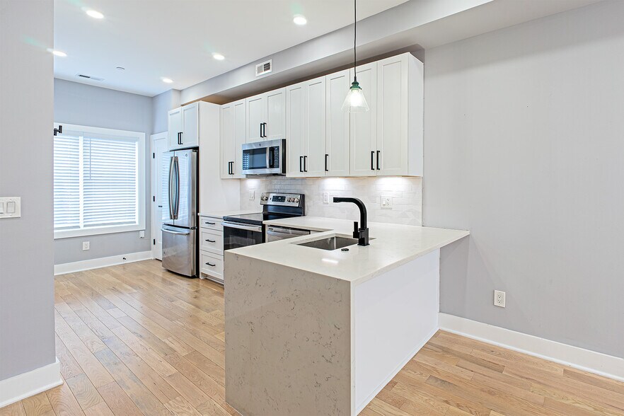 Building Photo - 1219 Wylie St NE