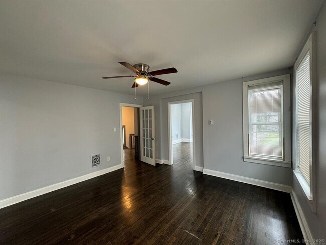 Building Photo - 557 Colorado Ave