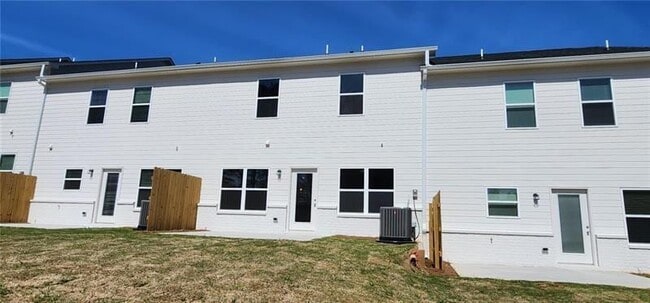 Building Photo - 1476 Fern Ridge Ln
