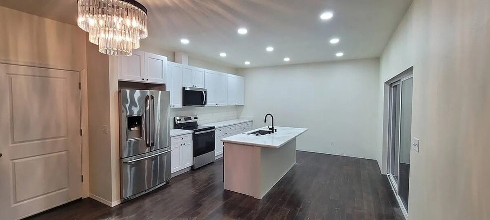 Building Photo - 10305 Eckenstam Johnson Rd