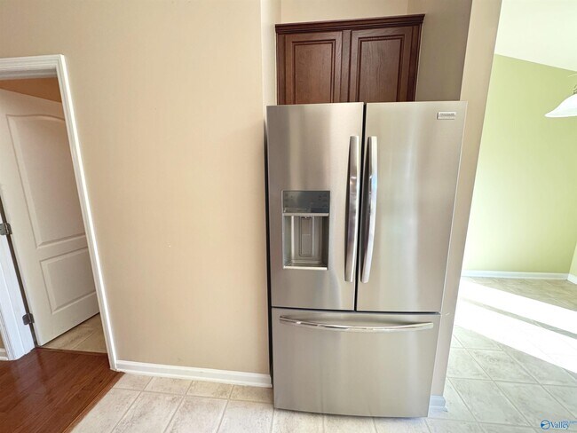 Building Photo - 101 Forest Glade Dr