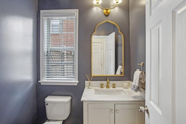 Building Photo - 346 Ardmore Ct NW