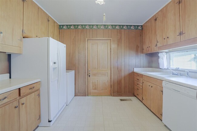 Building Photo - Historic Mount Vernon 4x1.5 Home Steps from Downtown Prescott