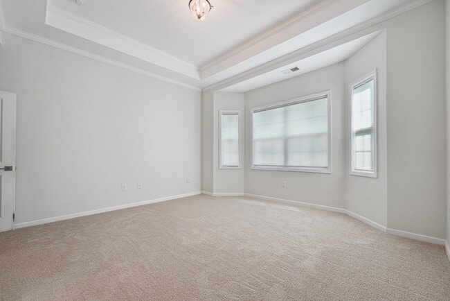 Building Photo - 2312 Longmont Dr