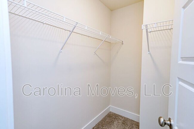 Building Photo - 603 Purteview Pl