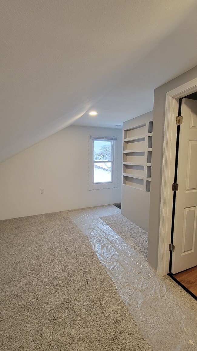 Building Photo - 3643 E Van Norman Ave