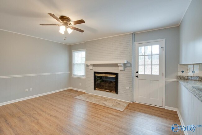 Building Photo - 9802 Dolphin Dr