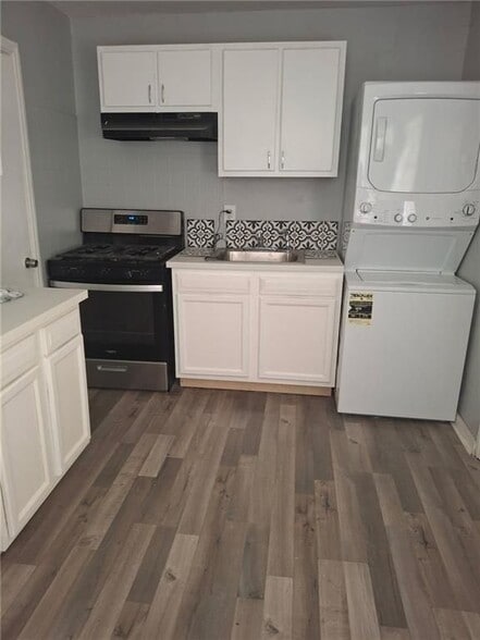 Building Photo - 5253 Brookdale Dr