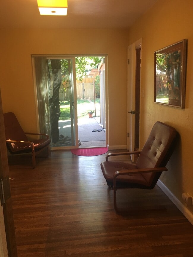 Building Photo - COMING SOON - Great Location - Close to Sw...