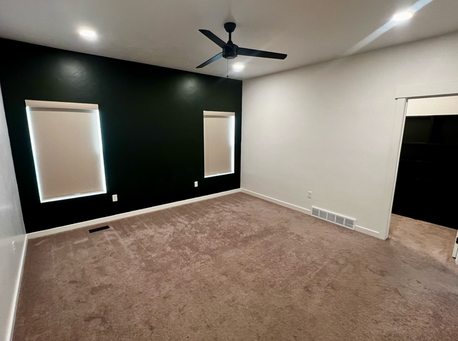 Building Photo - Modern 5 bedroom home for rent in Spanish ...