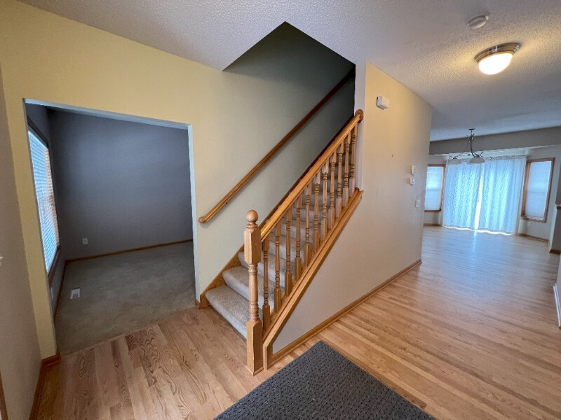 Building Photo - 54 Meadowlark Dr