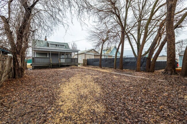 Building Photo - 3-4BR Rent or Rent to Own with New Kitchen and Garage!